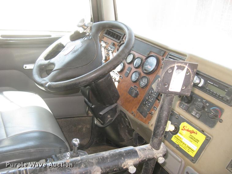 image for item DC2294 2008 Peterbilt 335 feed mixer truck