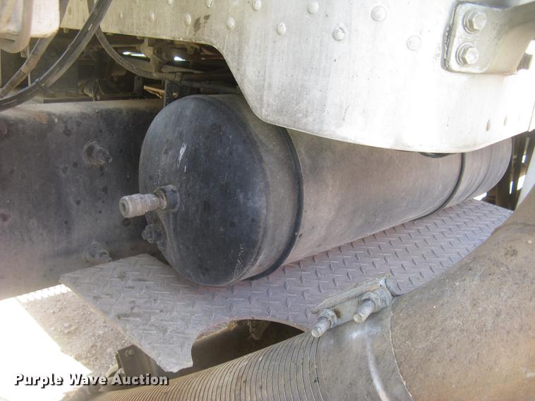 image for item DC2294 2008 Peterbilt 335 feed mixer truck