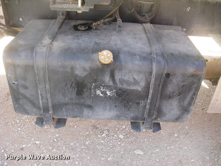 image for item DC2294 2008 Peterbilt 335 feed mixer truck