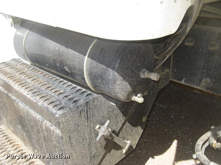 image for item DC2294 2008 Peterbilt 335 feed mixer truck