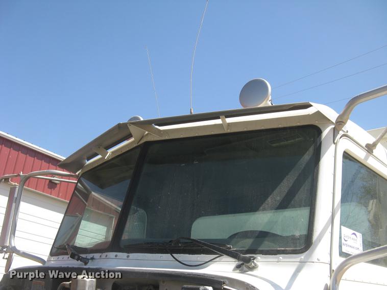 image for item DC2294 2008 Peterbilt 335 feed mixer truck