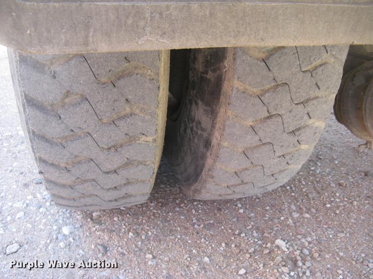 image for item DC2294 2008 Peterbilt 335 feed mixer truck