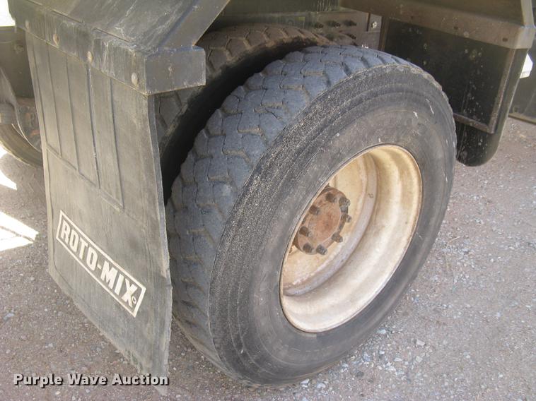 image for item DC2294 2008 Peterbilt 335 feed mixer truck