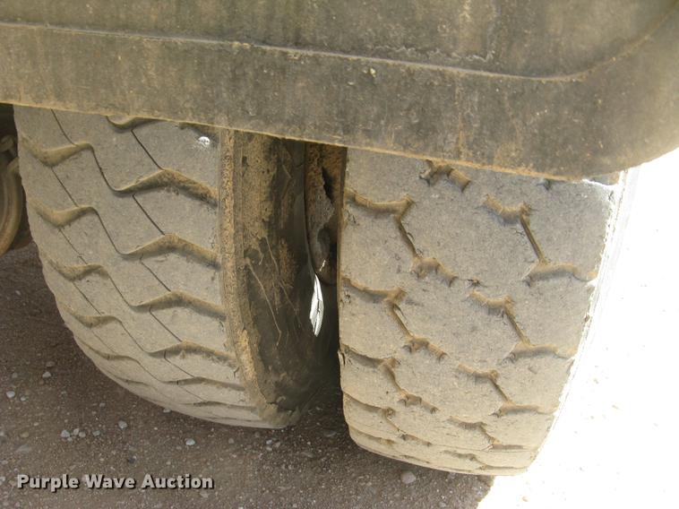 image for item DC2294 2008 Peterbilt 335 feed mixer truck