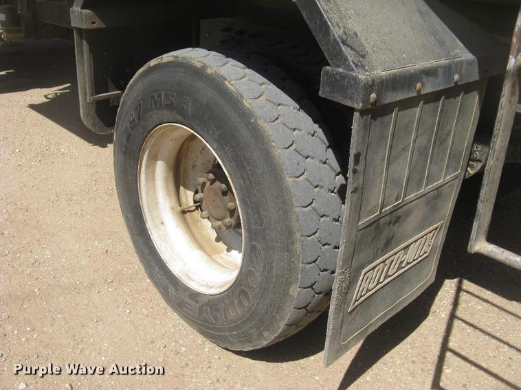 image for item DC2294 2008 Peterbilt 335 feed mixer truck