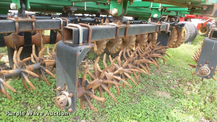 image for item DC3012 2006 Great Plains 4000TT vertical tillage