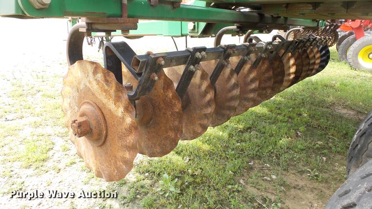 image for item DC3012 2006 Great Plains 4000TT vertical tillage