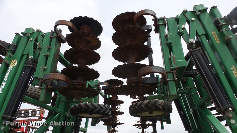 image for item DC3012 2006 Great Plains 4000TT vertical tillage