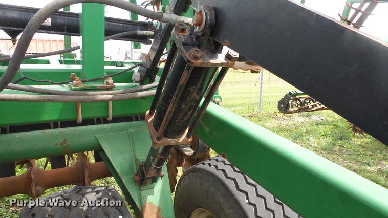 image for item DC3012 2006 Great Plains 4000TT vertical tillage