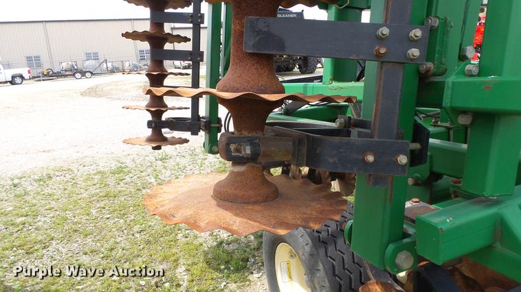 image for item DC3012 2006 Great Plains 4000TT vertical tillage