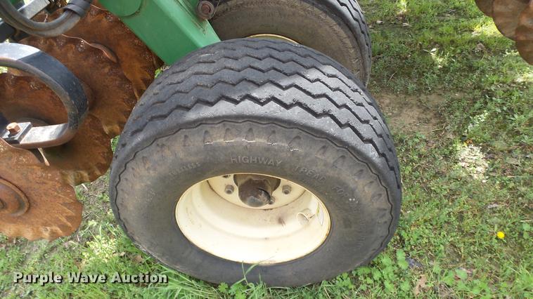 image for item DC3012 2006 Great Plains 4000TT vertical tillage