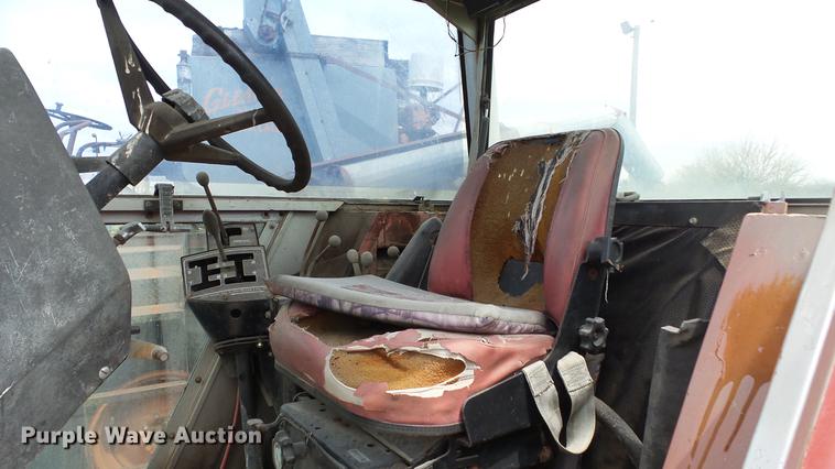 image for item DC3013 1980 Massey Ferguson 2675 tractor