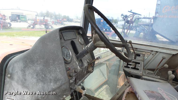 image for item DC3013 1980 Massey Ferguson 2675 tractor