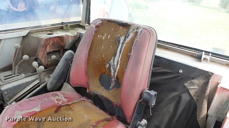 image for item DC3013 1980 Massey Ferguson 2675 tractor