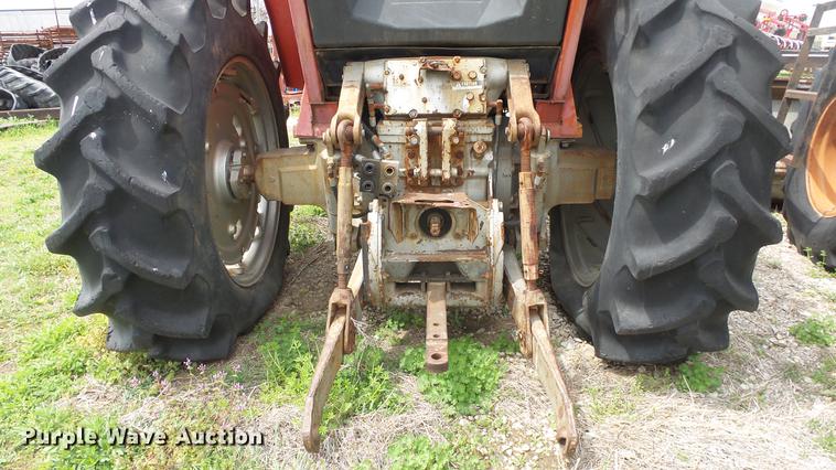 image for item DC3013 1980 Massey Ferguson 2675 tractor