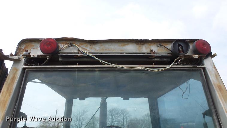 image for item DC3013 1980 Massey Ferguson 2675 tractor