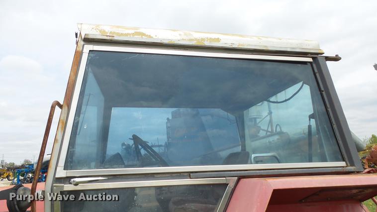image for item DC3013 1980 Massey Ferguson 2675 tractor