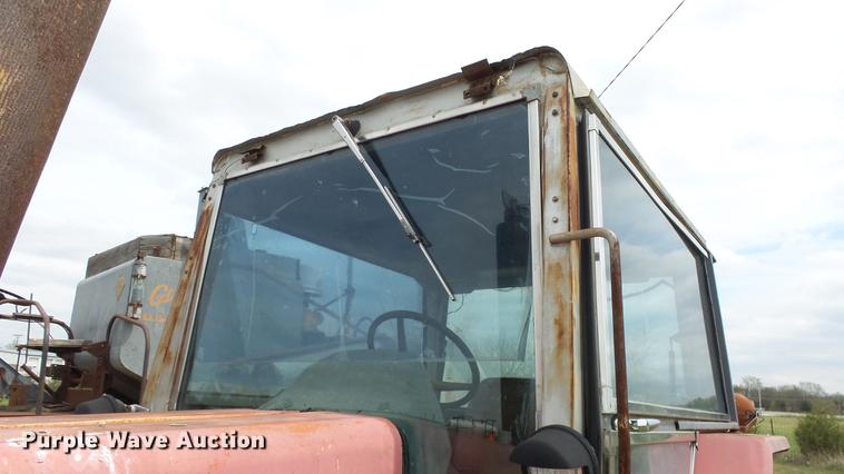 image for item DC3013 1980 Massey Ferguson 2675 tractor