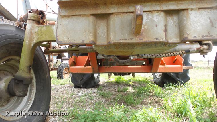 image for item DC3013 1980 Massey Ferguson 2675 tractor
