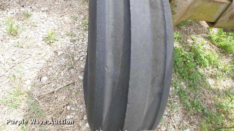 image for item DC3013 1980 Massey Ferguson 2675 tractor