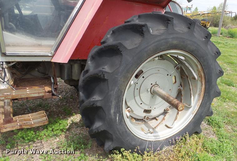 image for item DC3013 1980 Massey Ferguson 2675 tractor
