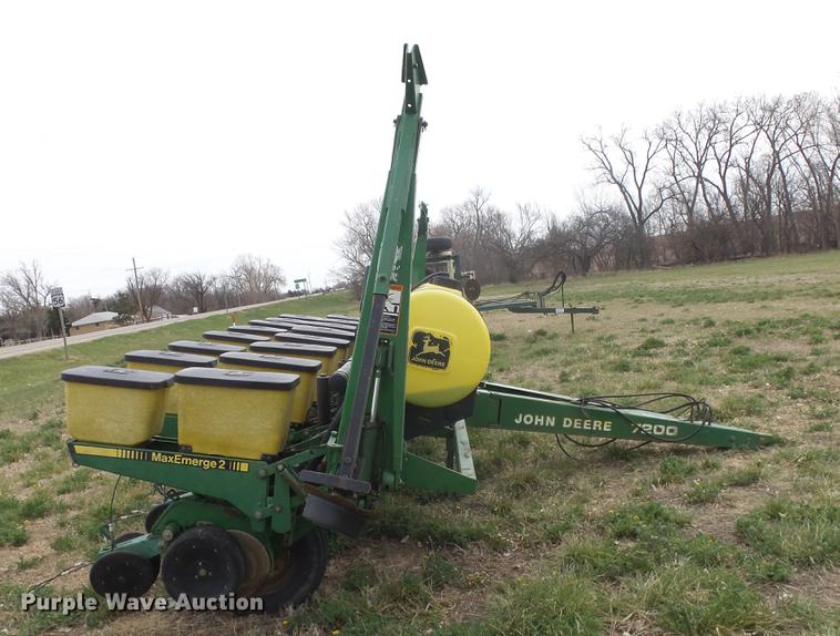 image for item DC3043 John Deere 7200 Max Emerge 2 planter