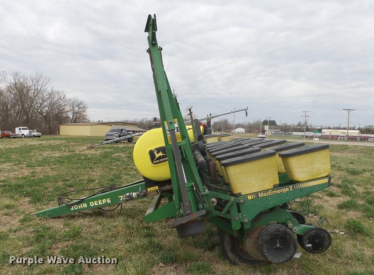image for item DC3043 John Deere 7200 Max Emerge 2 planter