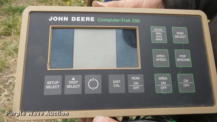 image for item DC3043 John Deere 7200 Max Emerge 2 planter