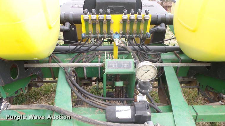 image for item DC3043 John Deere 7200 Max Emerge 2 planter