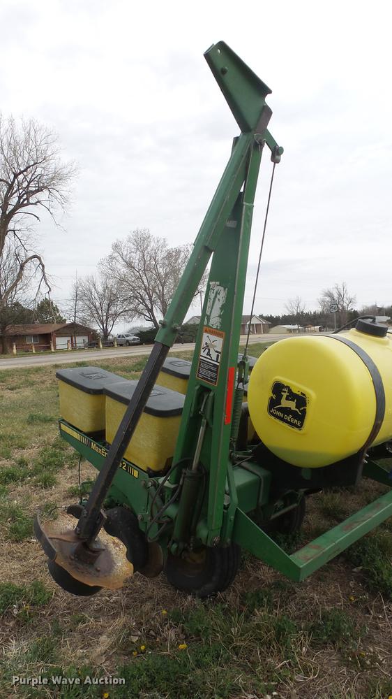 image for item DC3043 John Deere 7200 Max Emerge 2 planter