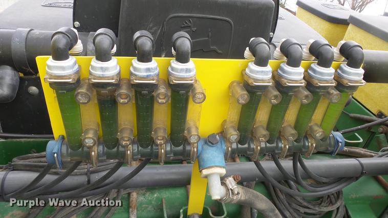 image for item DC3043 John Deere 7200 Max Emerge 2 planter