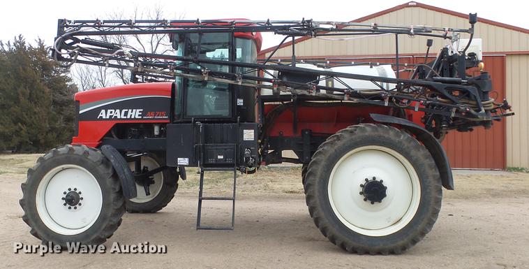 image for item DC3080 2010 Apache AS715 sprayer