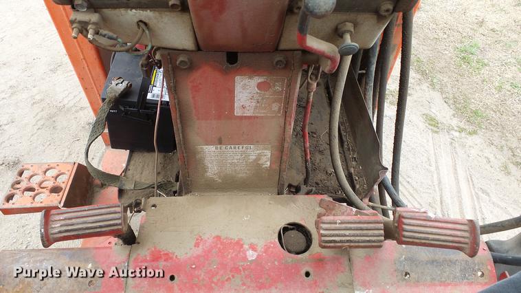 image for item DC3111 1970 International F1026 tractor