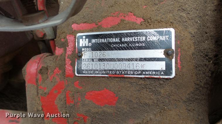 image for item DC3111 1970 International F1026 tractor