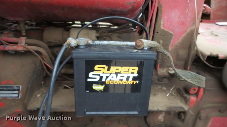 image for item DC3111 1970 International F1026 tractor