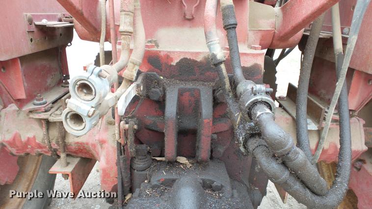 image for item DC3111 1970 International F1026 tractor