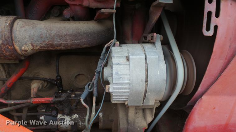 image for item DC3111 1970 International F1026 tractor