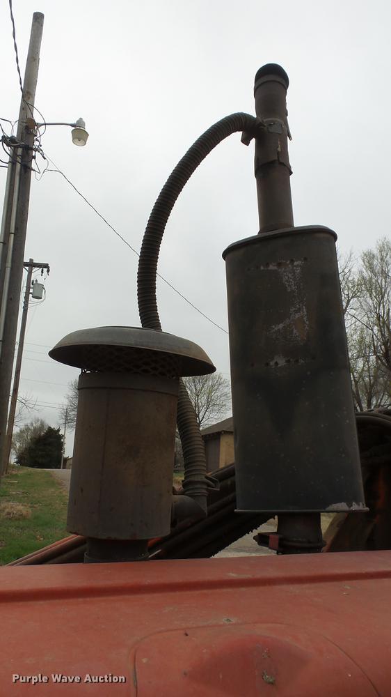 image for item DC3111 1970 International F1026 tractor