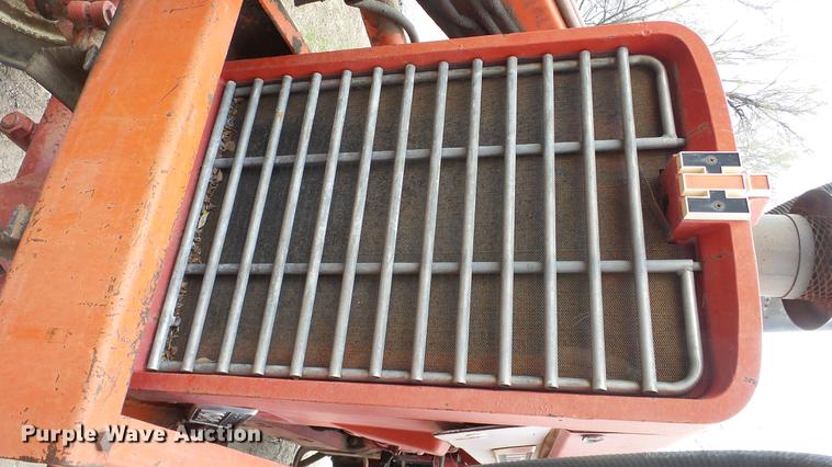 image for item DC3111 1970 International F1026 tractor