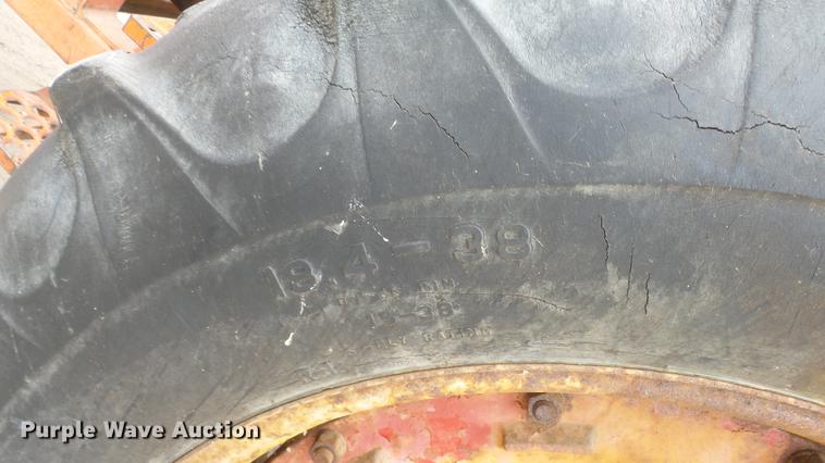 image for item DC3111 1970 International F1026 tractor