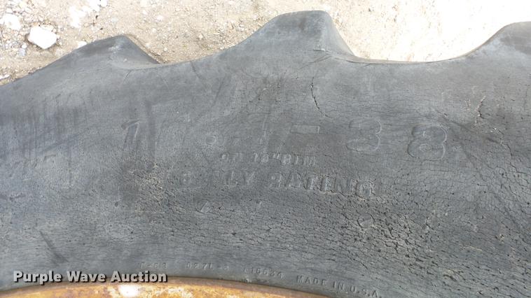 image for item DC3111 1970 International F1026 tractor