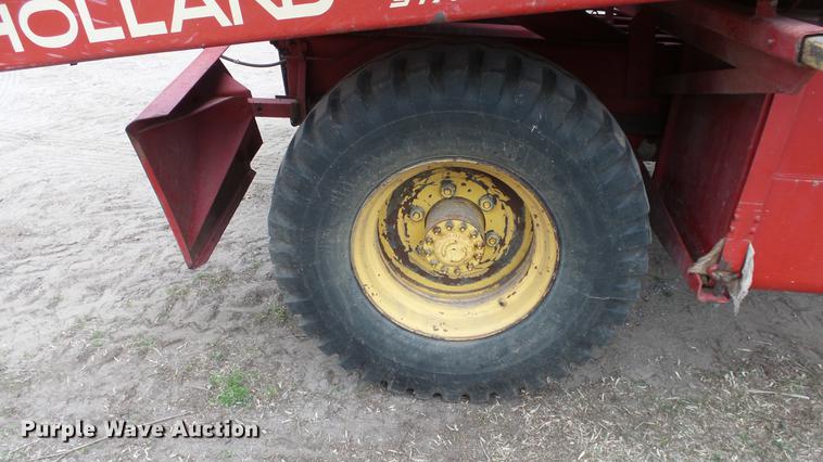 image for item DC3112 New Holland 1079 bale stacker