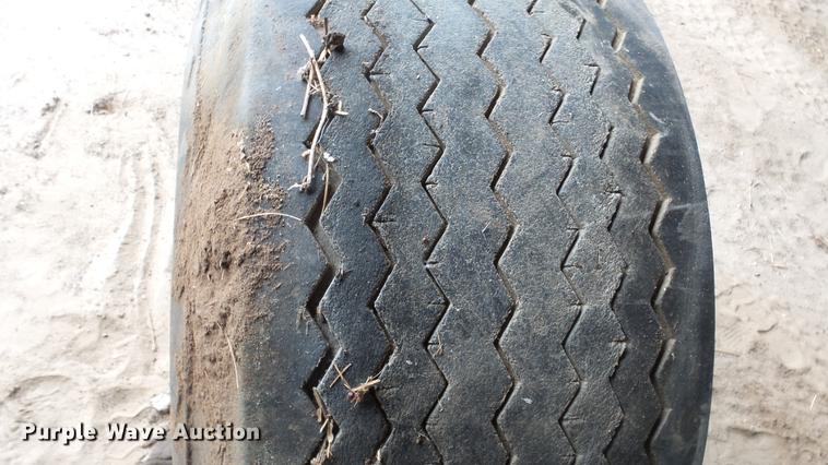 image for item DC3112 New Holland 1079 bale stacker