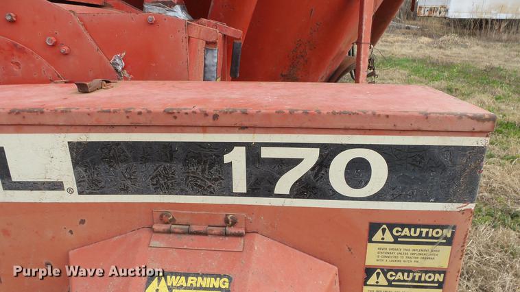image for item DC3113 Gehl 170 feed mixer