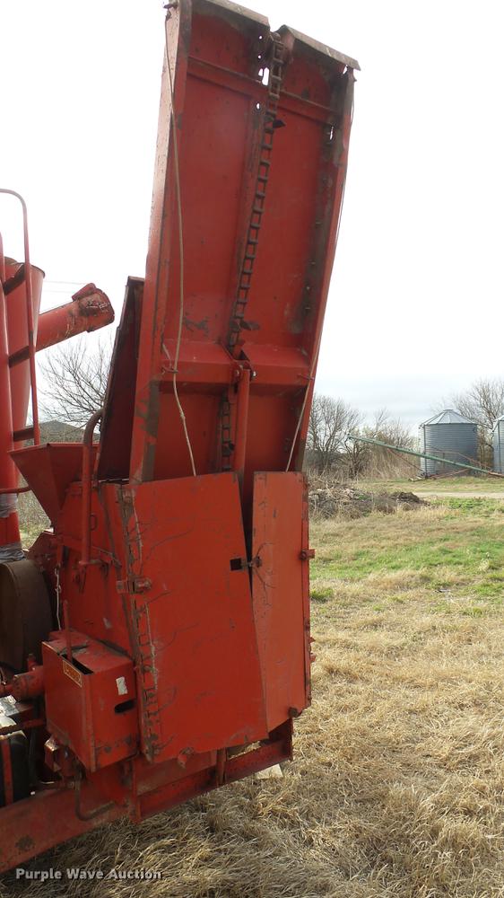 image for item DC3113 Gehl 170 feed mixer