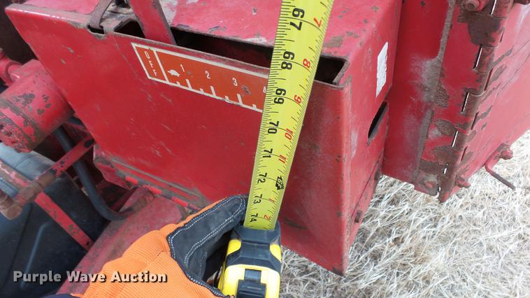 image for item DC3113 Gehl 170 feed mixer