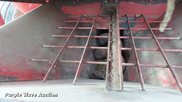 image for item DC3113 Gehl 170 feed mixer