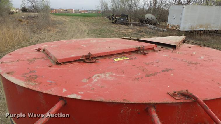 image for item DC3113 Gehl 170 feed mixer