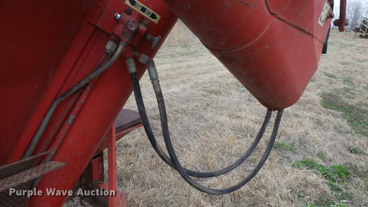 image for item DC3113 Gehl 170 feed mixer