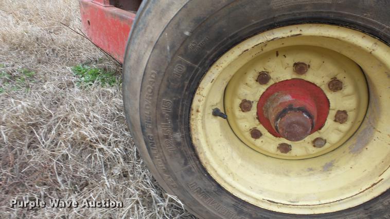 image for item DC3113 Gehl 170 feed mixer